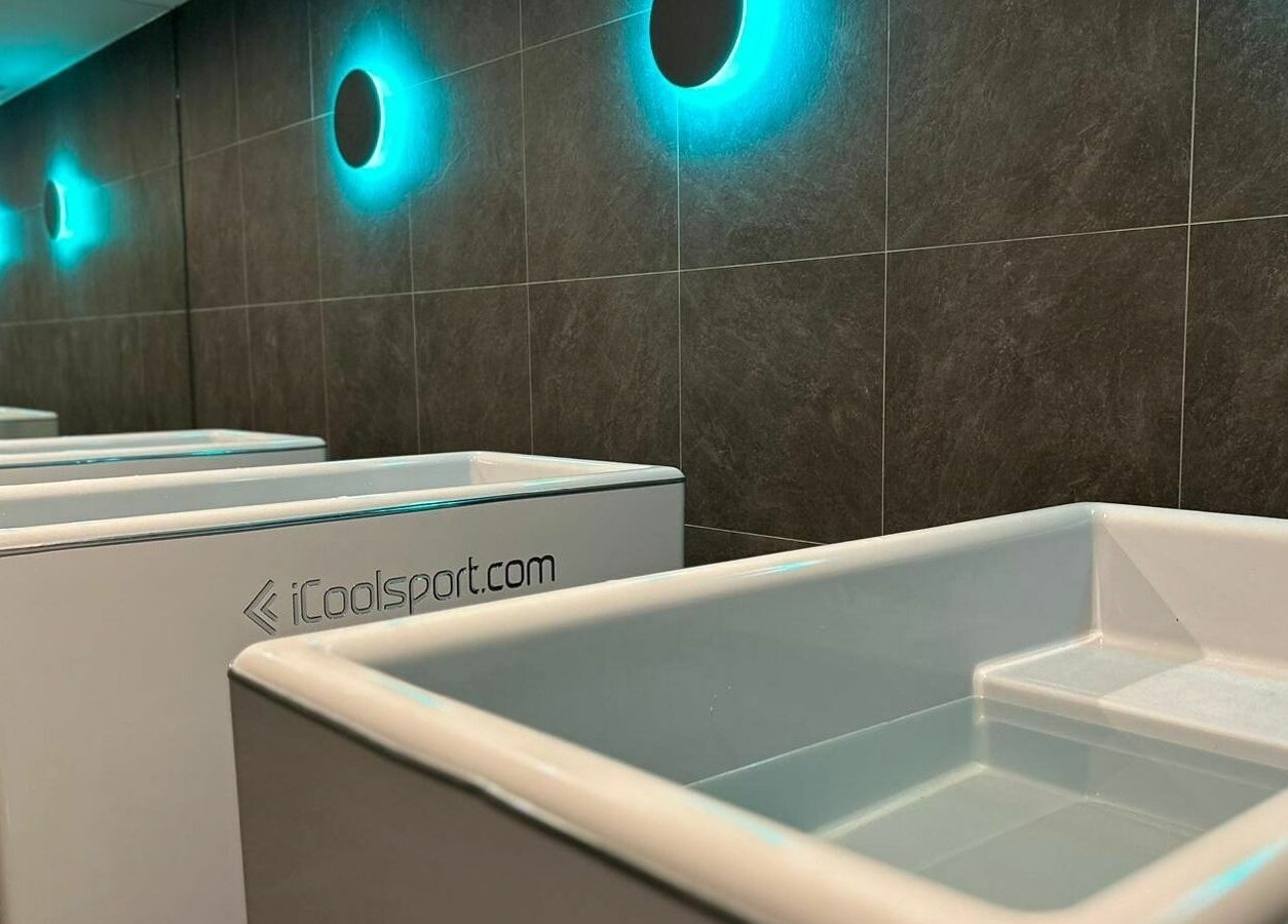 Ice bath setup at Cure HQ Recovery in Niddrie, Victoria, AU, offering a serene wellness experience.