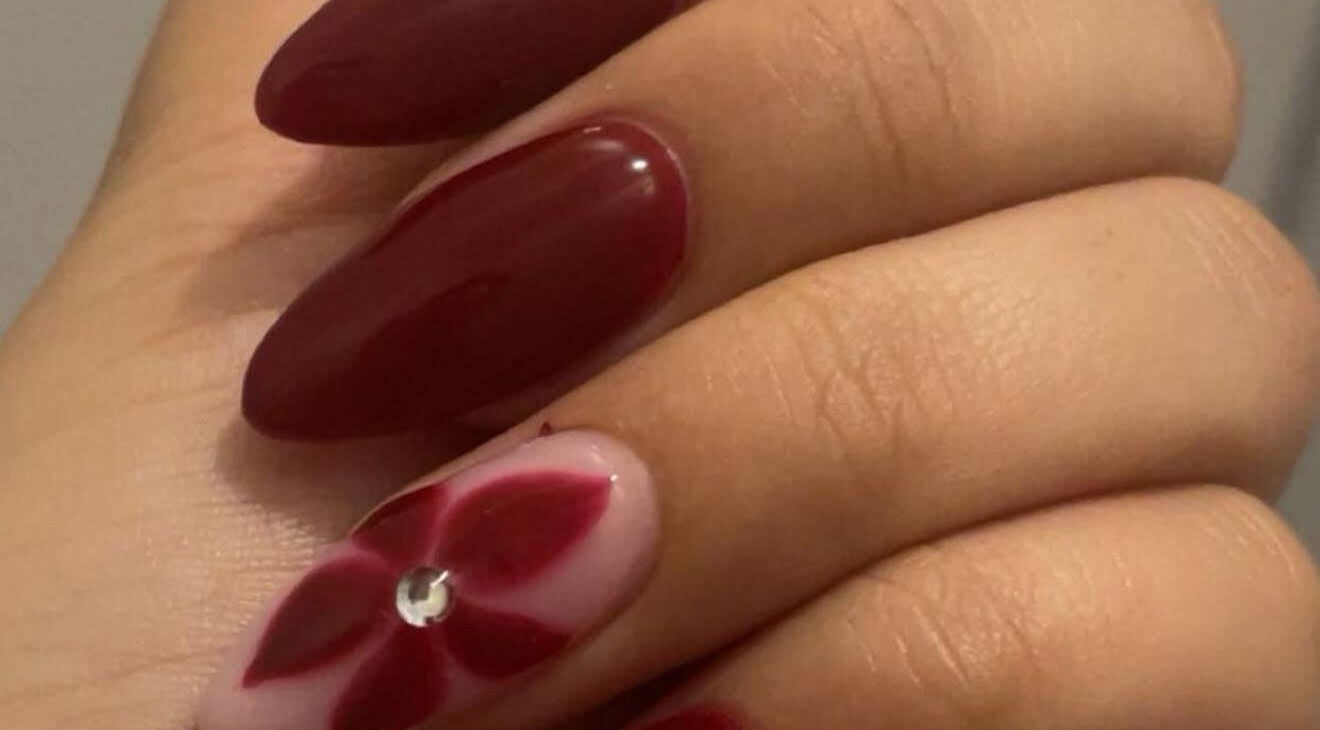 Elegant maroon and floral nails from Lilian Beauty Salon, Juffair, Bahrain, BH.