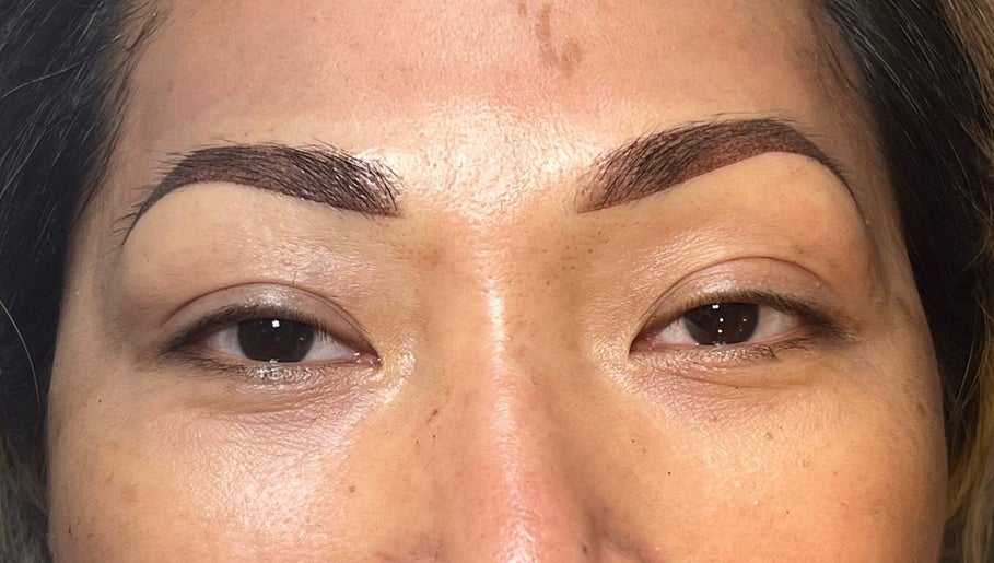 Flawlessly shaped eyebrows at The Brow Studio - By Rachael, Belfast, Northern Ireland, GB for a refined look.