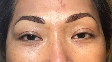 Flawlessly shaped eyebrows at The Brow Studio - By Rachael, Belfast, Northern Ireland, GB for a refined look.