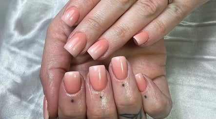 Glamorous Nails & Lashes