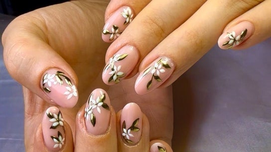 Glamorous Nails & Lashes