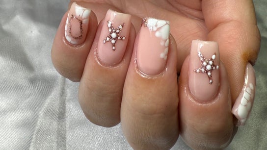 Glamorous Nails & Lashes