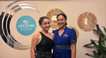 Friendly staff at ARTEMİS SPA İN EMRE HOTEL, Muğla, Muğla, TR greet guests with smiles.