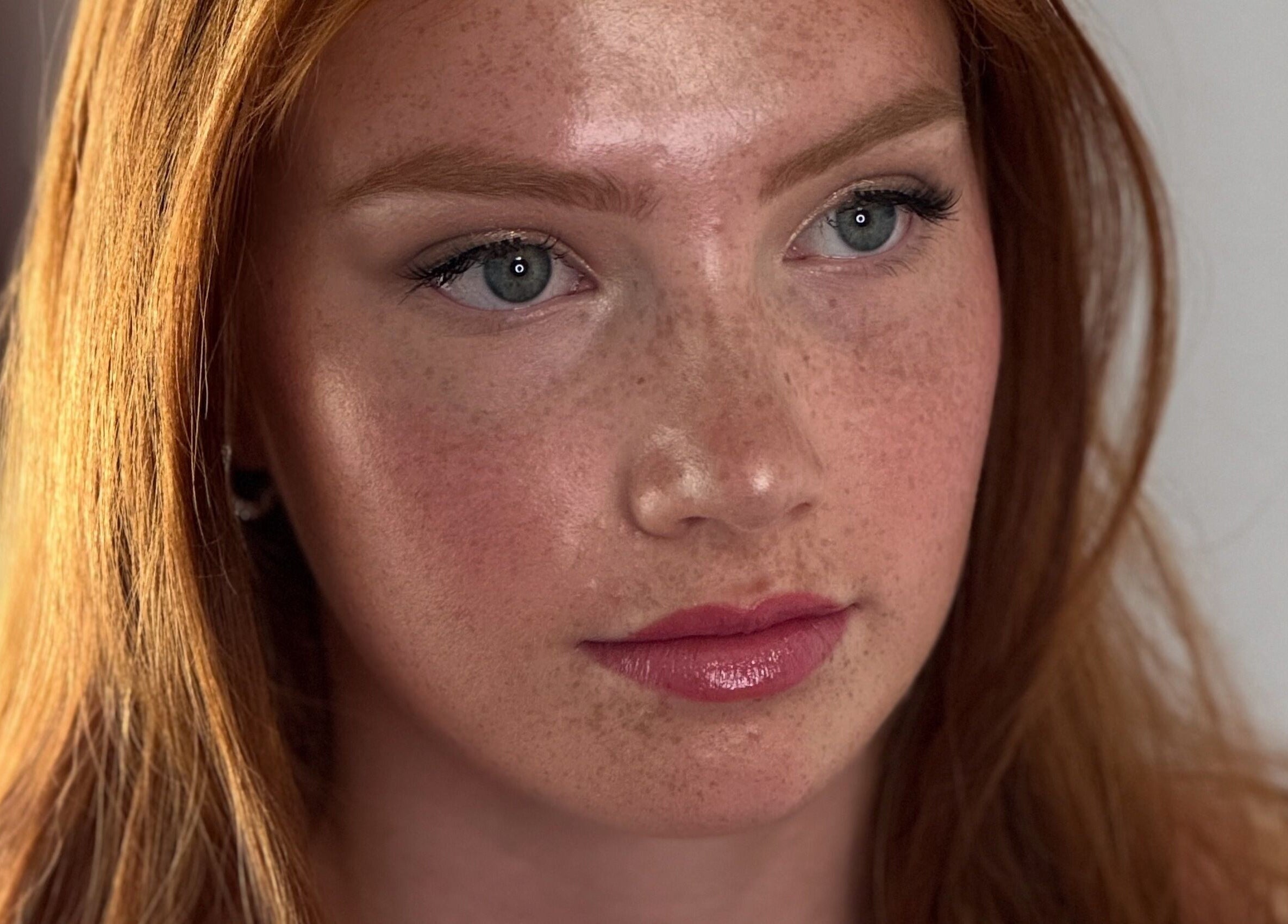 Close-up of a woman with natural makeup at PS : You're Beautiful, Sittingbourne, England, GB.