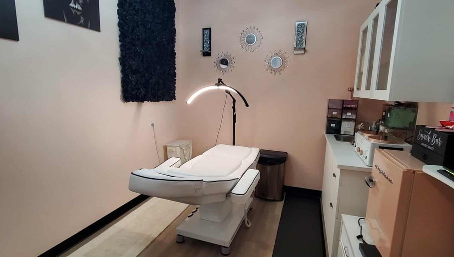 T2B Wax Room Sacramento CA therapy bed surrounded by elegant decor in Sacramento, California, US.