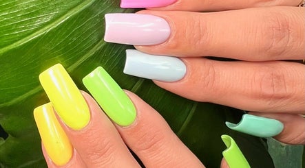 Coloriage Nails image 3