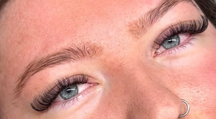 Lashes by Ellzの画像：3