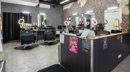 Lole's Barber Shop - Ian Keilar Drive – kuva 2