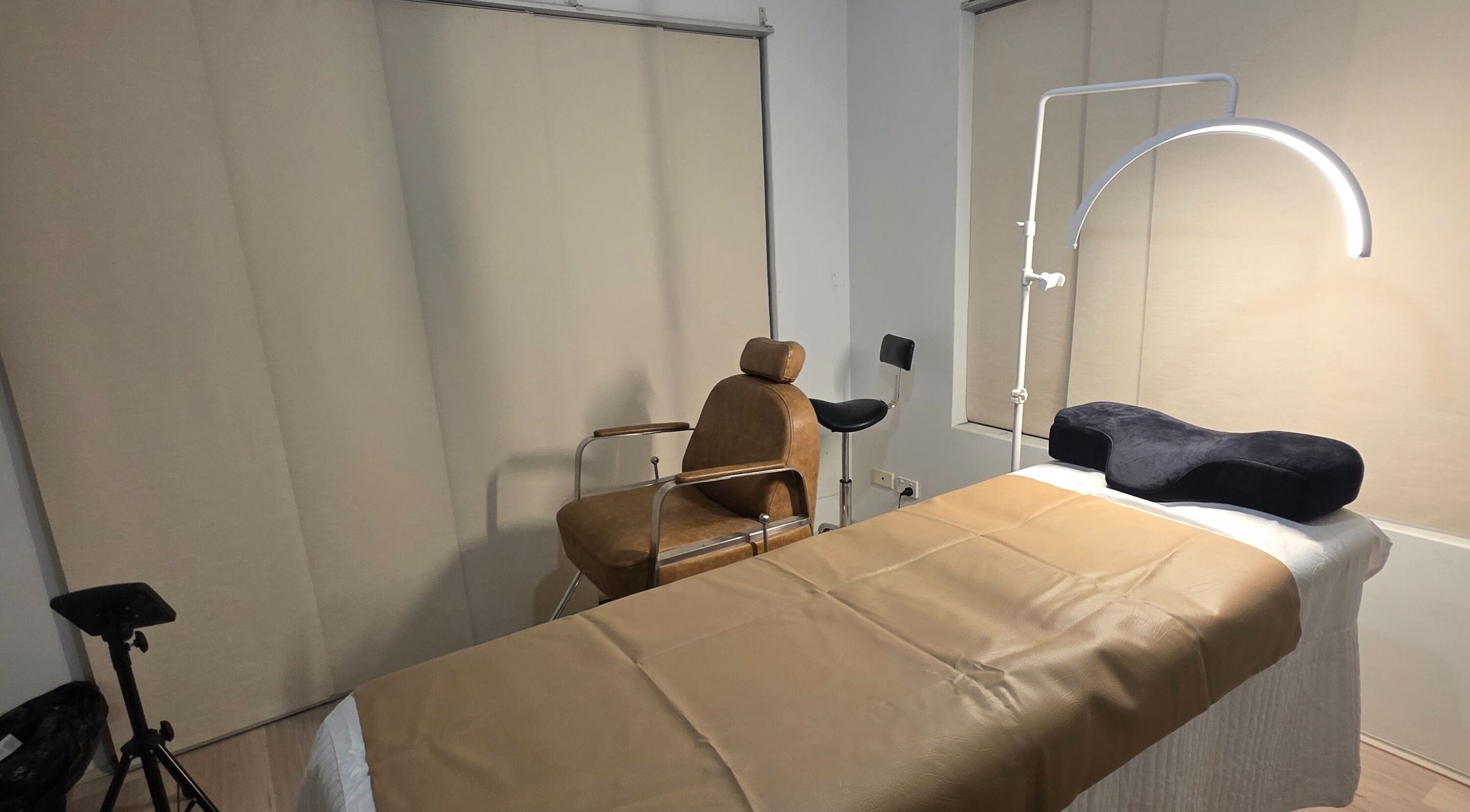 Cozy tattoo room at Doin Just Fine - Fine Line Tattoo in Bentley, Western Australia, AU, ready for clients.