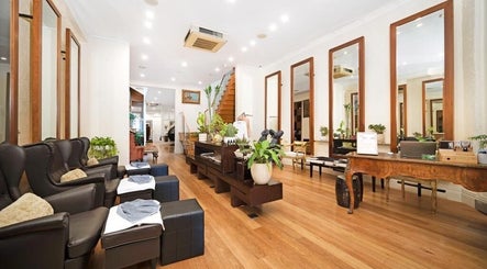 Relaxing interior of MRB Massage Therapy in Melbourne, Victoria, AU with cozy seating and elegant decor.