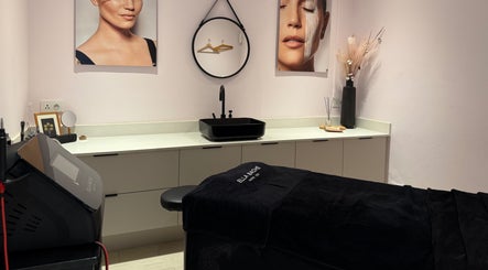 Chic beauty room at La Maison Beauté by K in Moka District, MU. Modern decor and luxury setup.