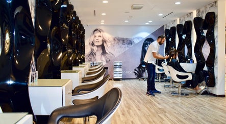 Hair Care Beauty Salon – kuva 3