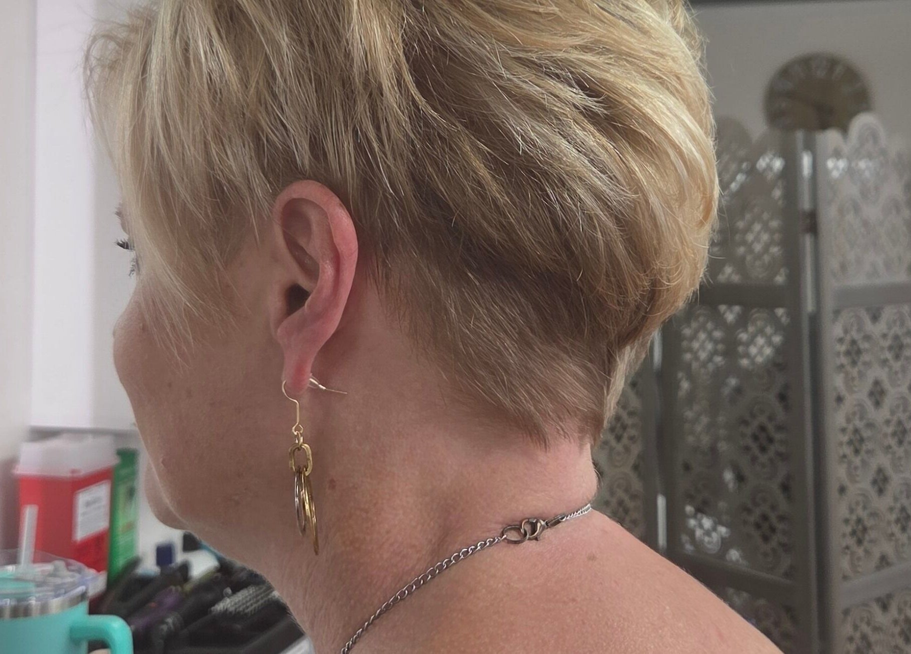 Elegant short blonde hairstyle at Erica's Salon & Spa, Monterey, Tennessee, US. A modern, sophisticated look.
