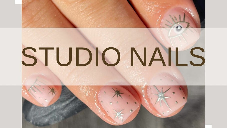 Studio Nails, bild 1