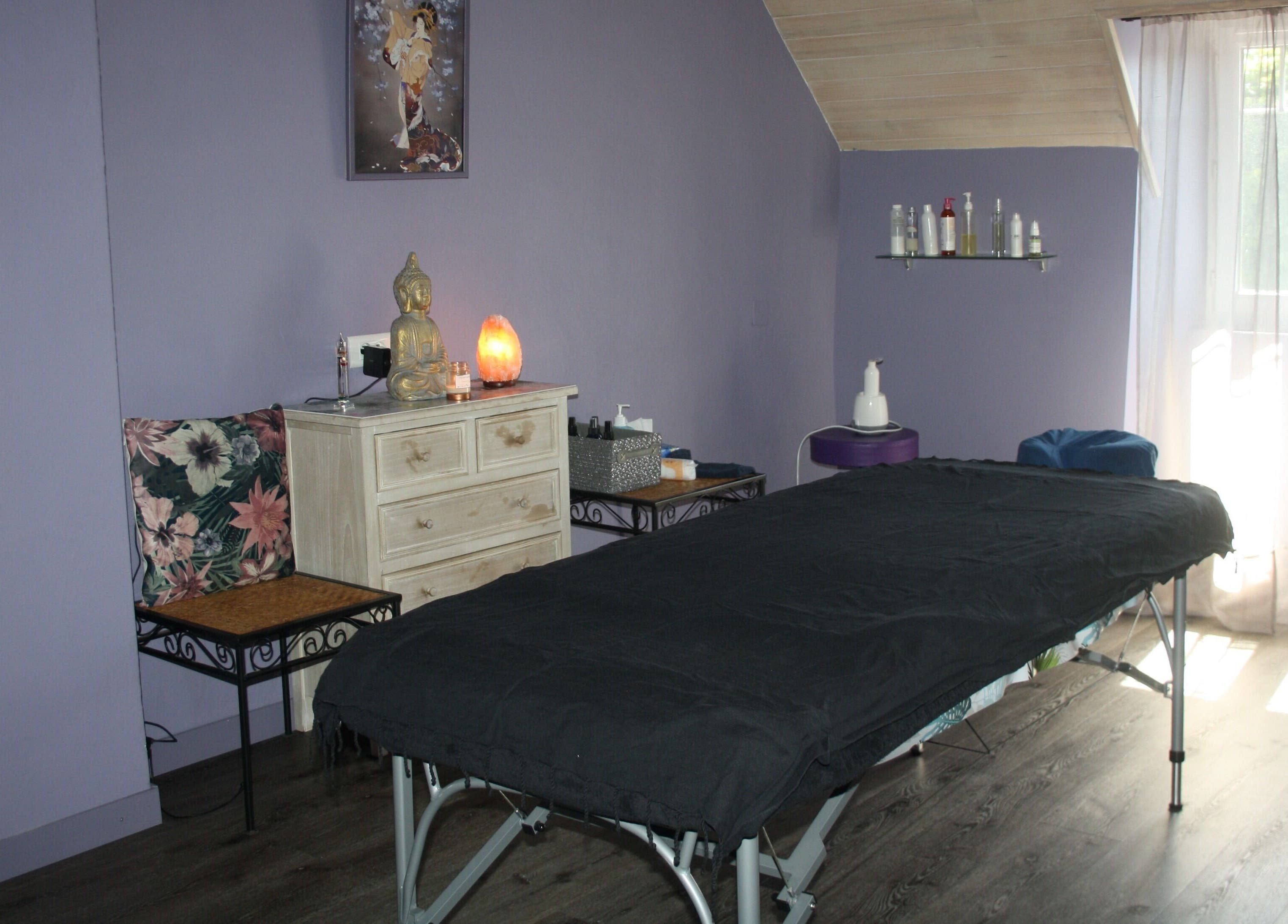 Salle de massage relaxante chez Agnes Gras Entreprise Individuelle à Gelles, Auvergne-rhône-alpes, FR.