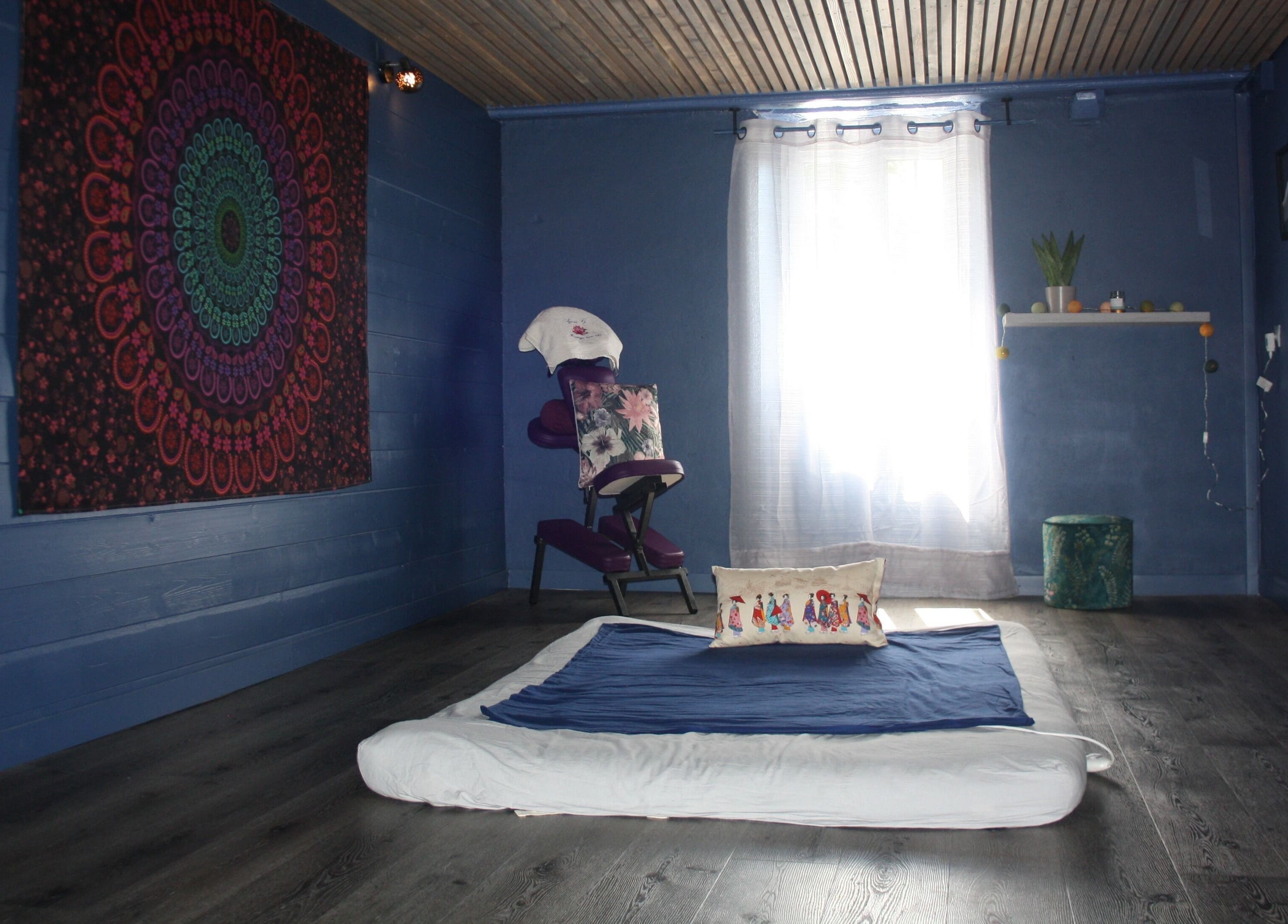 Salle de soins relaxante chez Agnes Gras Entreprise Individuelle, Gelles, Auvergne-rhône-alpes, FR.