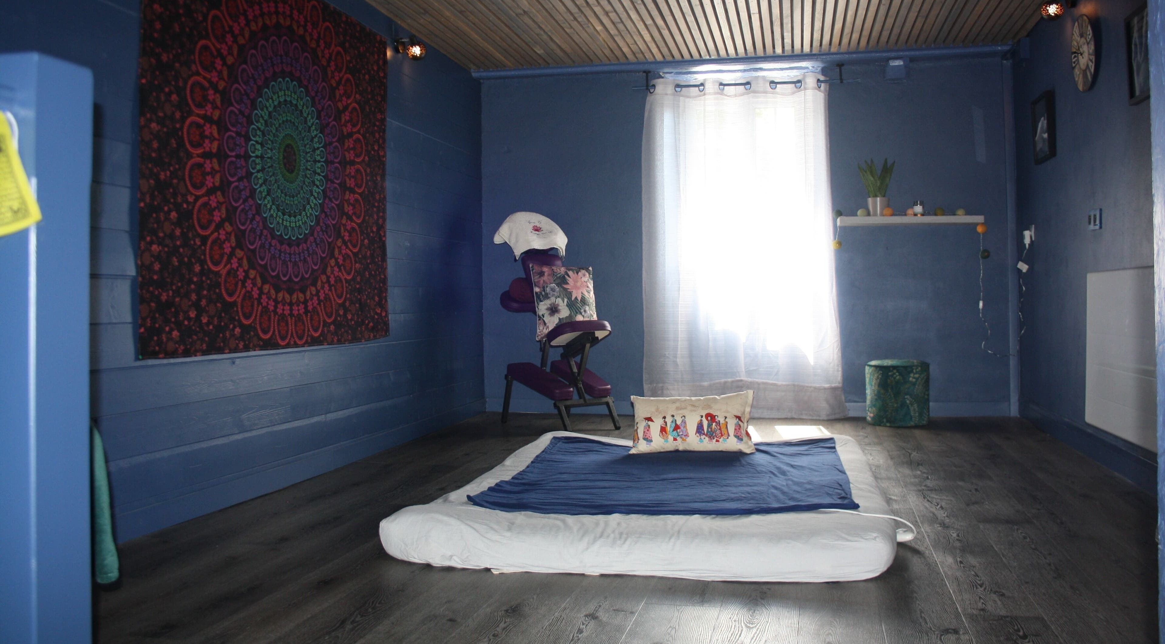 Salle de soins relaxante chez Agnes Gras Entreprise Individuelle, Gelles, Auvergne-rhône-alpes, FR.