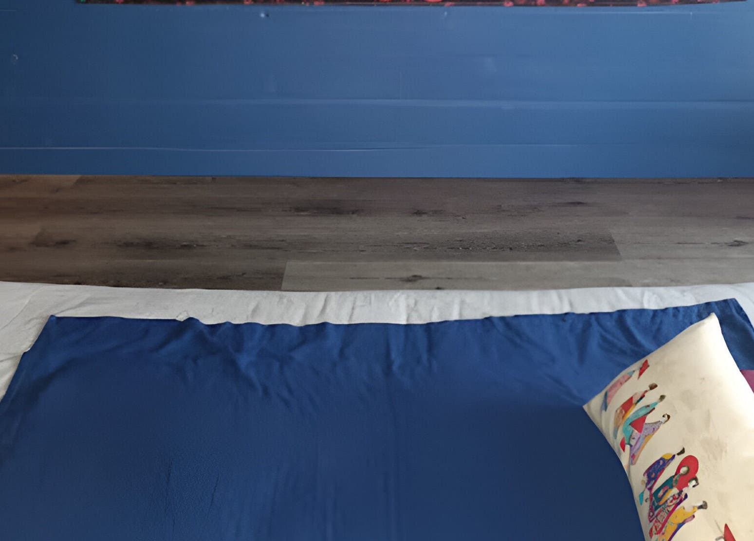 Espace de relaxation avec coussin coloré chez Agnes Gras Entreprise Individuelle, Gelles, Auvergne-rhône-alpes, FR.