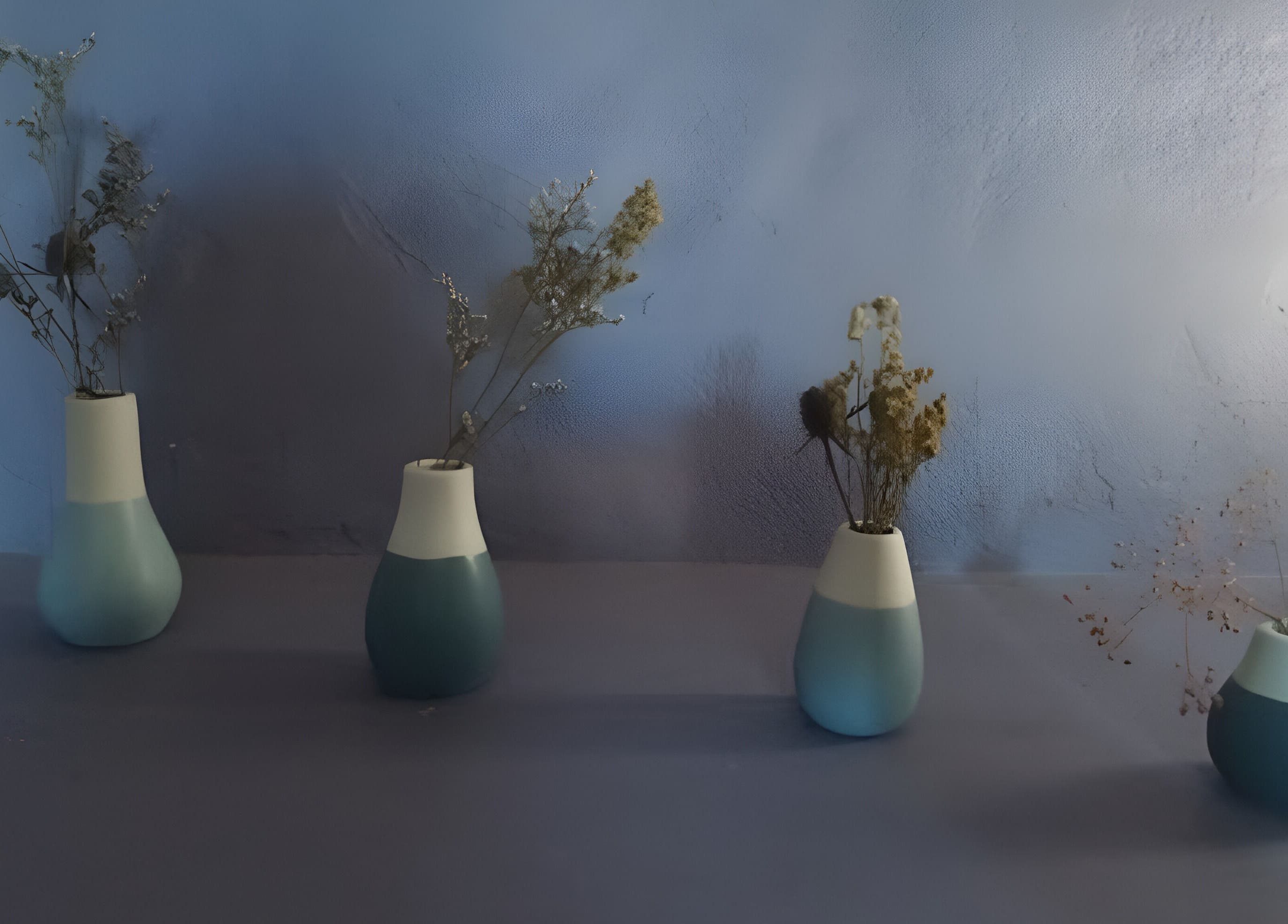 Vases élégants chez Agnes Gras Entreprise Individuelle, Gelles, Auvergne-rhône-alpes, FR.