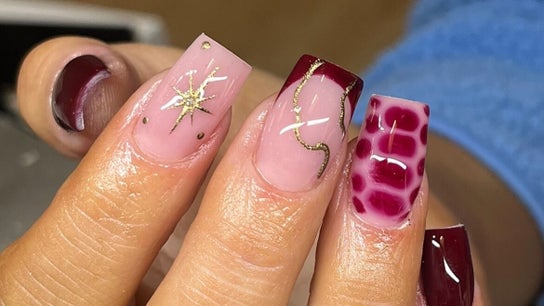 Lush Nail and Beauty Róisín