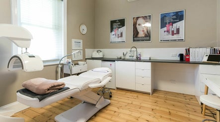 skinOptics image 2
