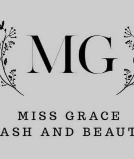 Miss Grace Artistry  – obraz 2