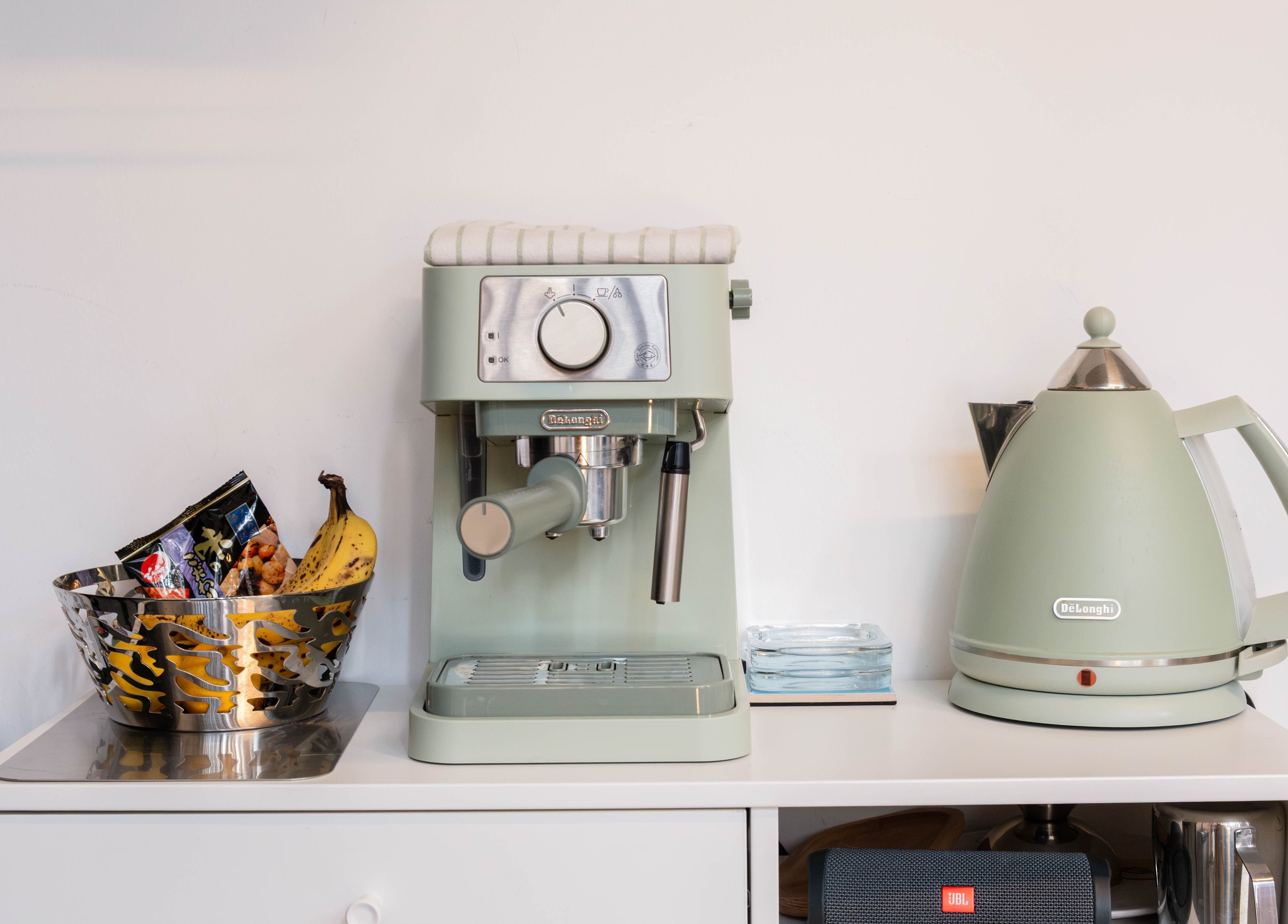 Coffee machine and kettle in SPACE5, London, GB offer a welcoming refreshment space.