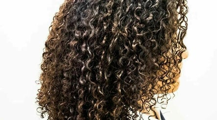 HairyCary Salon image 3