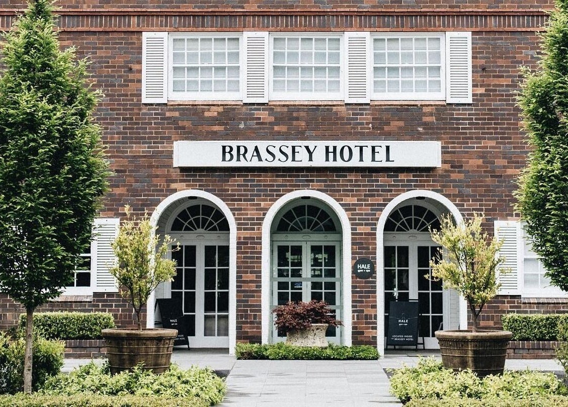 Entrance of Brassey Hotel featuring Hale Spa in Barton, Australian Capital Territory, AU.