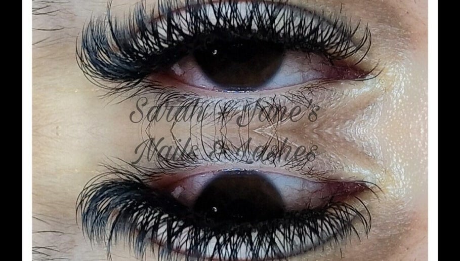 Sarah Jane's Nails & Lashes صورة 1