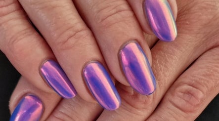 Stunning iridescent nails at Sarah Jane's Nails & Lashes, Southend-on-sea, England, GB.