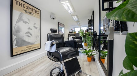 Cutting Guru Holloway - The finest Barber & Hairdresser on Holloway Road,  Islington, London