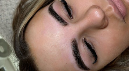 Lashes by Lottie