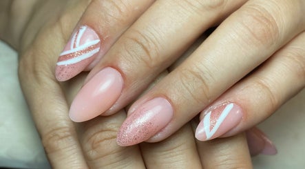 Evenezer Beauty Nails afbeelding 3