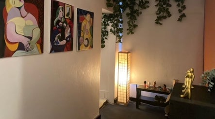 QVB Massage, bilde 2