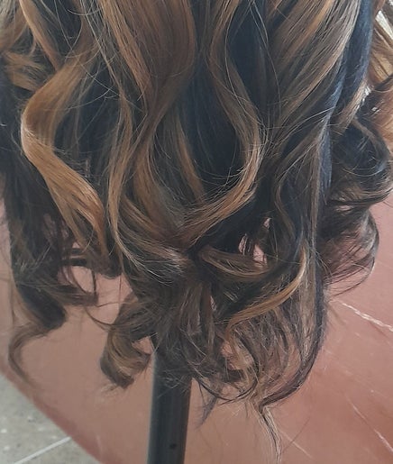 Hair Glam Hub and Glam'rous Touch by Femi image 2