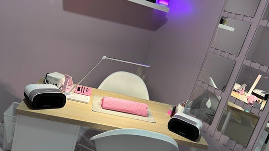 Emma Swan Nail Studio