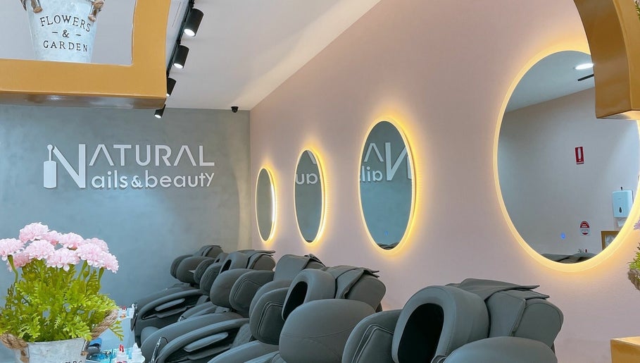 Natural Nails & Beauty Mill Park afbeelding 1