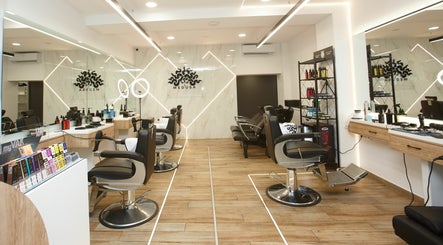 Medusa Barber Delfon