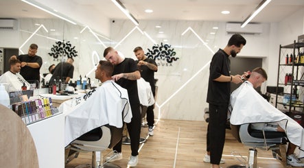 Medusa Barber Delfon