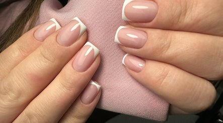 Nails & Co image 2
