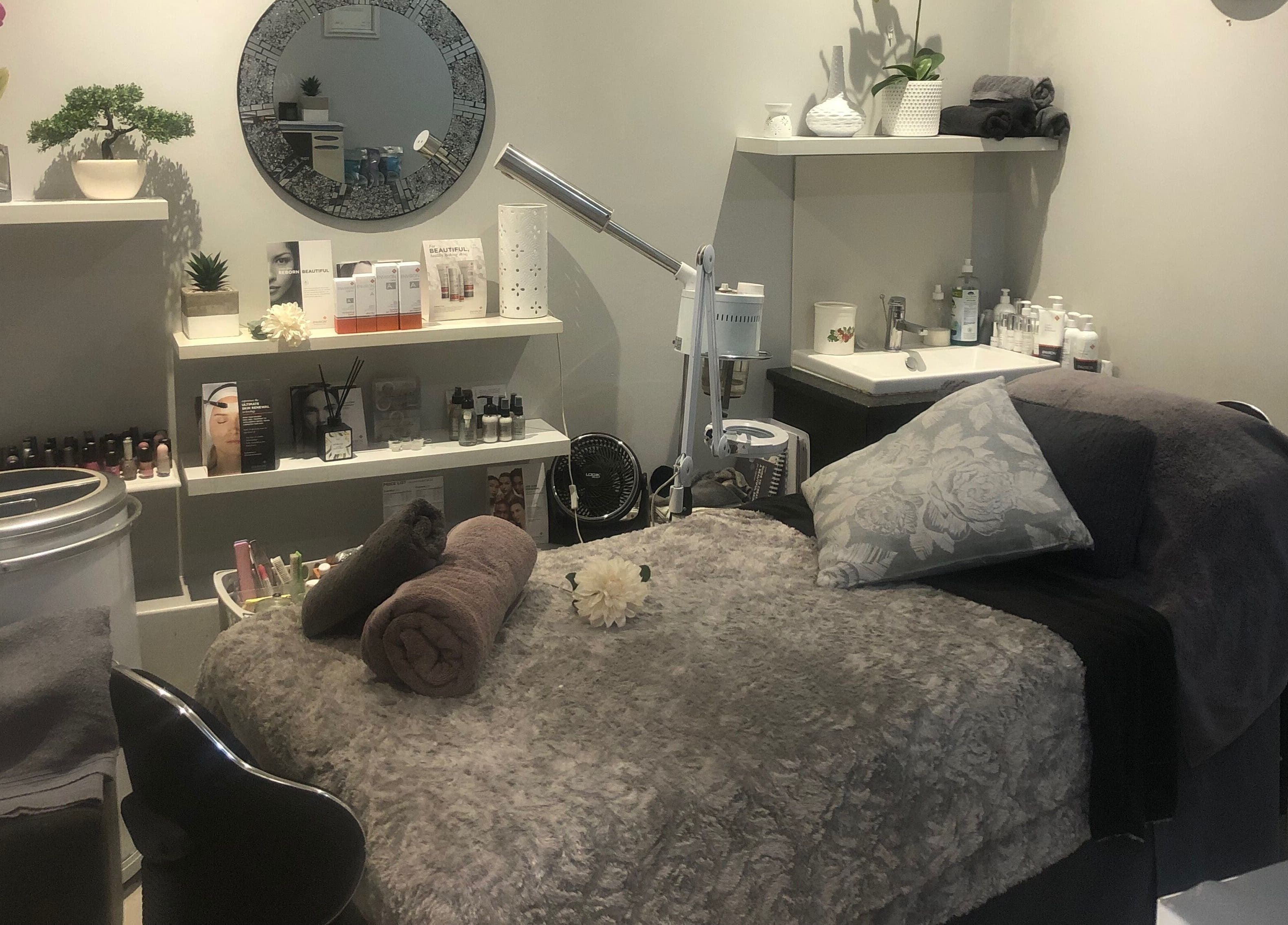 Cozy treatment room at Cindy’s Skincare at Tiffanys, Dolphin Coast, Kwazulu-natal, ZA.