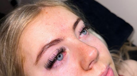 Lush Lashes By Holly imaginea 2