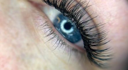 Close-up of a beautifully styled eyelash extension at Lashalee Beauty, Benoni, Gauteng, ZA.