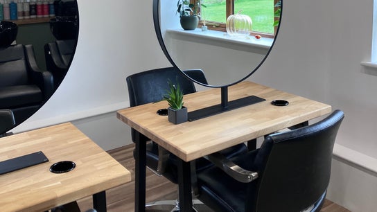 Lisa Campbell Hairdressing at The Lounge Hair & Beauty Ltd Beachampton