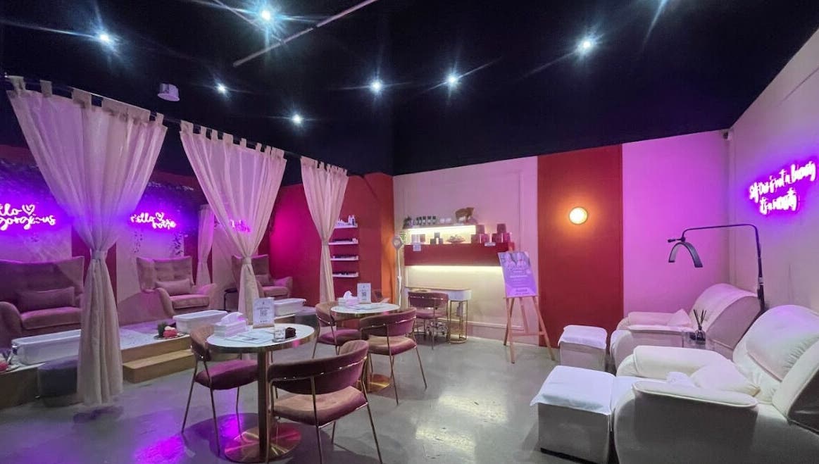 Luxurious seating at The Ruumah Spa Signature, Petaling Jaya, Selangor, MY, offering a tranquil oasis.