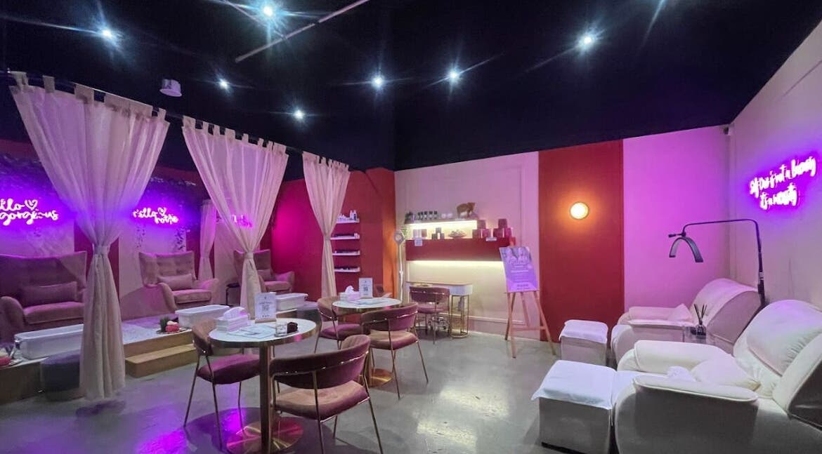 Luxurious seating at The Ruumah Spa Signature, Petaling Jaya, Selangor, MY, offering a tranquil oasis.