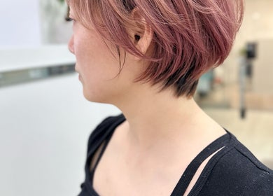Chic pink bob hairstyle at i's. Japanese Hair & Eyelash Salon in Richmond, British Columbia, CA.