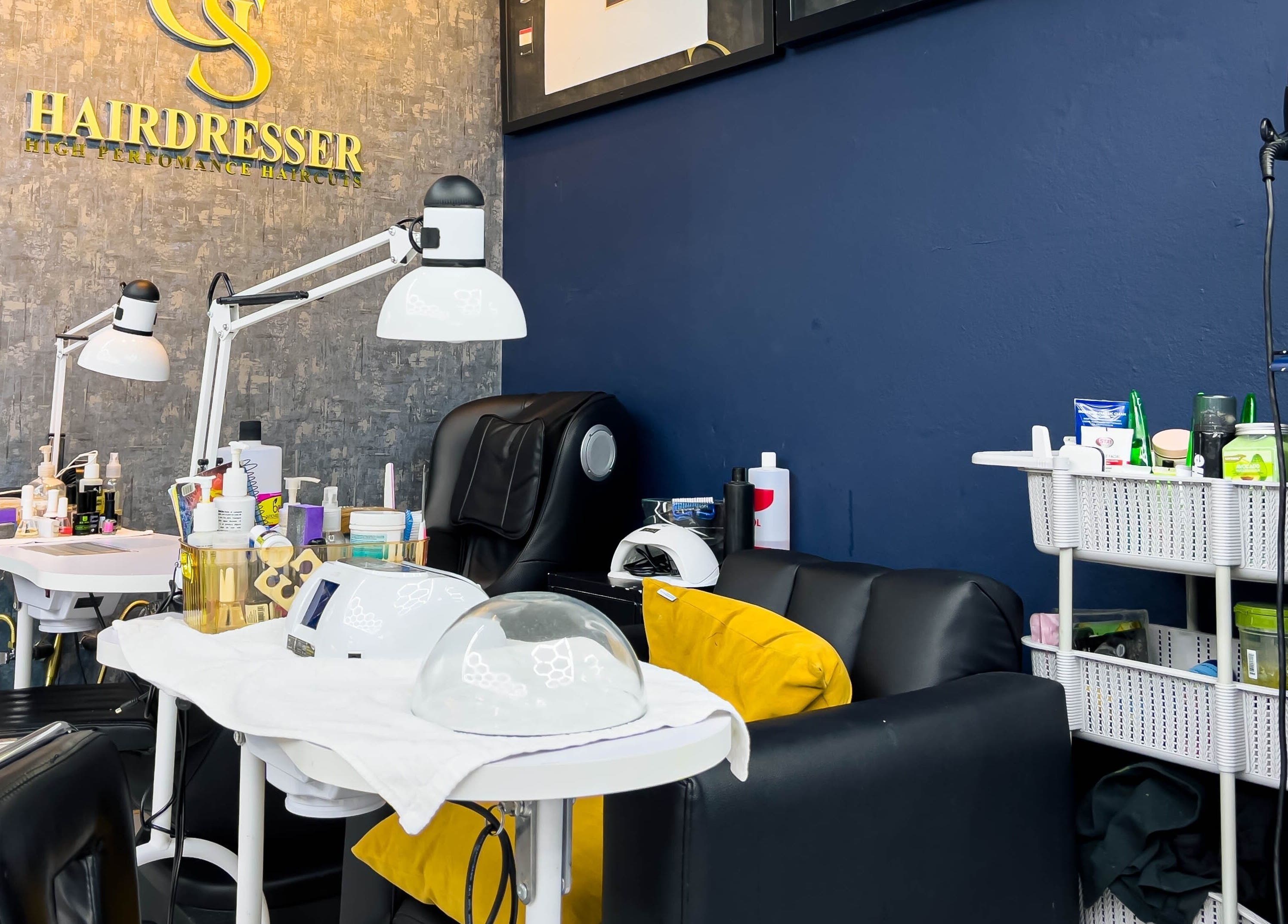 Estación de belleza moderna en GS Hairdresser, Santo Domingo, Distrito Nacional, DO.